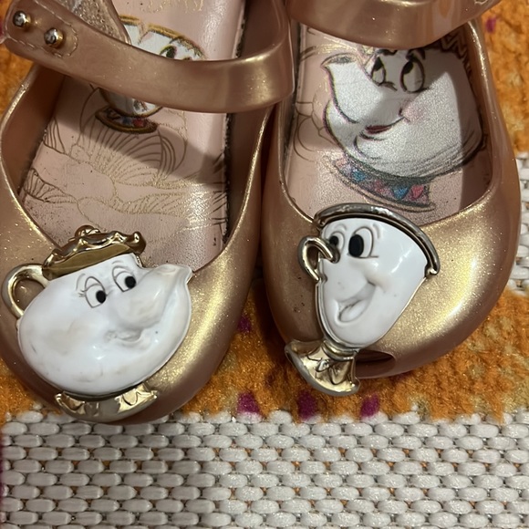 Beauty and the Beast Mini Melissa - Picture 2 of 7